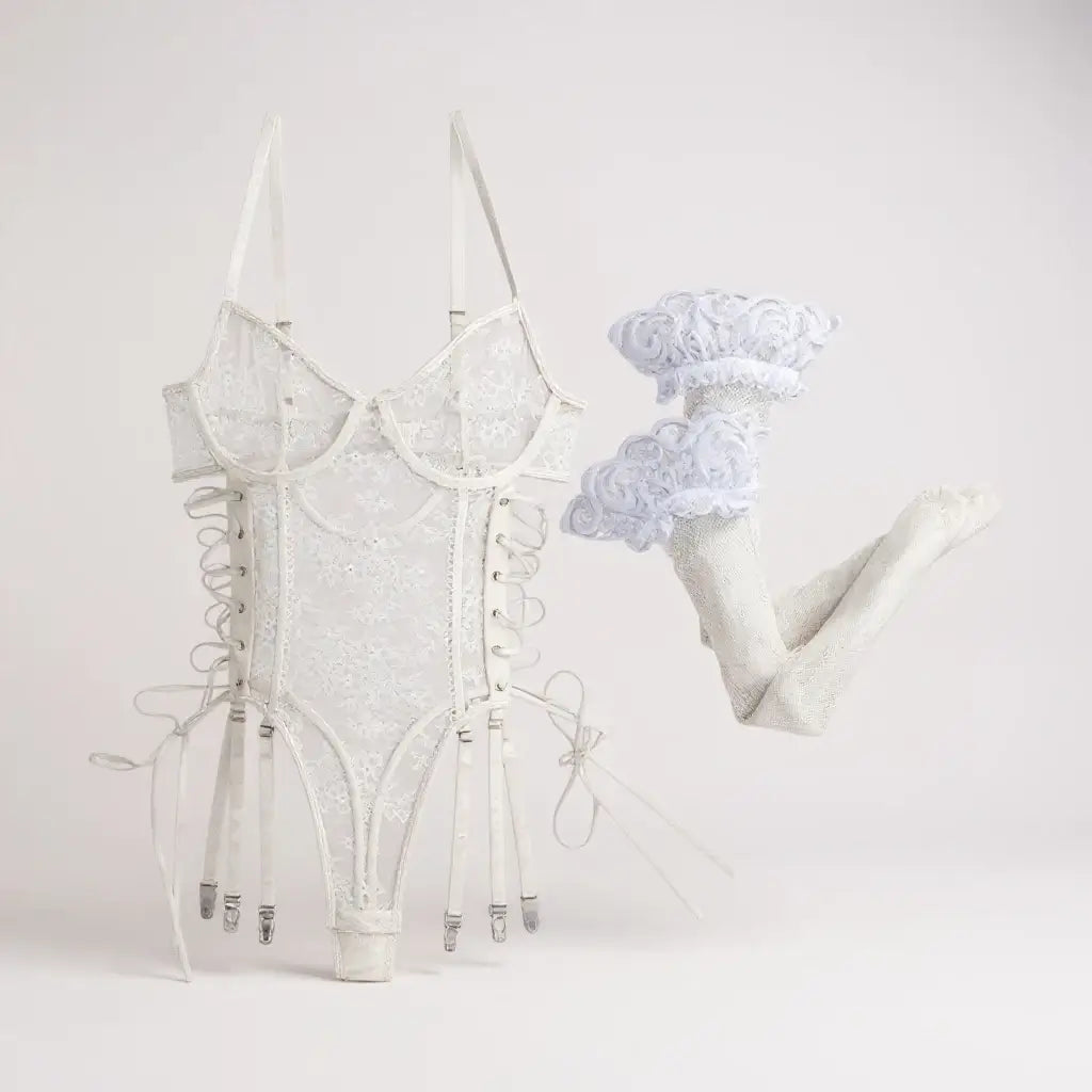 CONJUNTO LINGERIE DE RENDA E MEIAS 7/8 | FLORA™